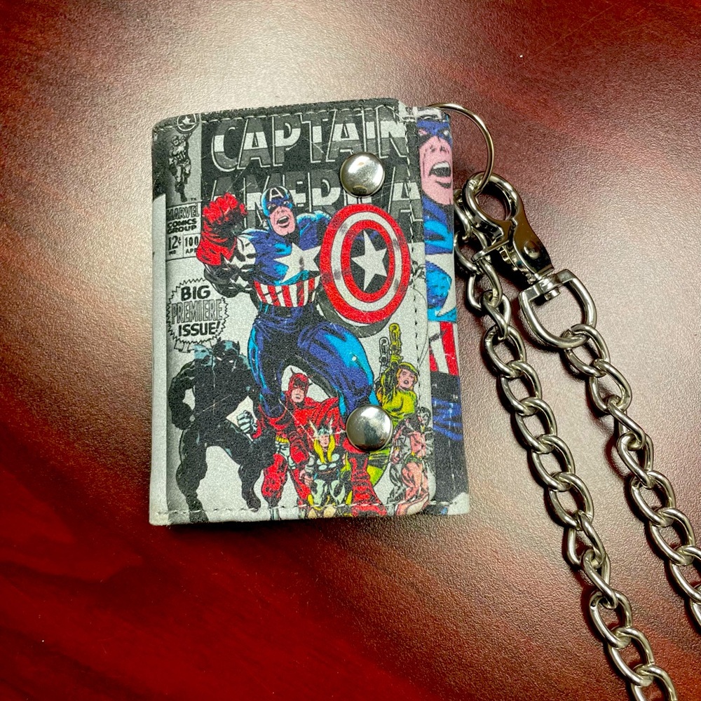 Marvel bifold, vintage,excellent condition, smoke/pet free home.
